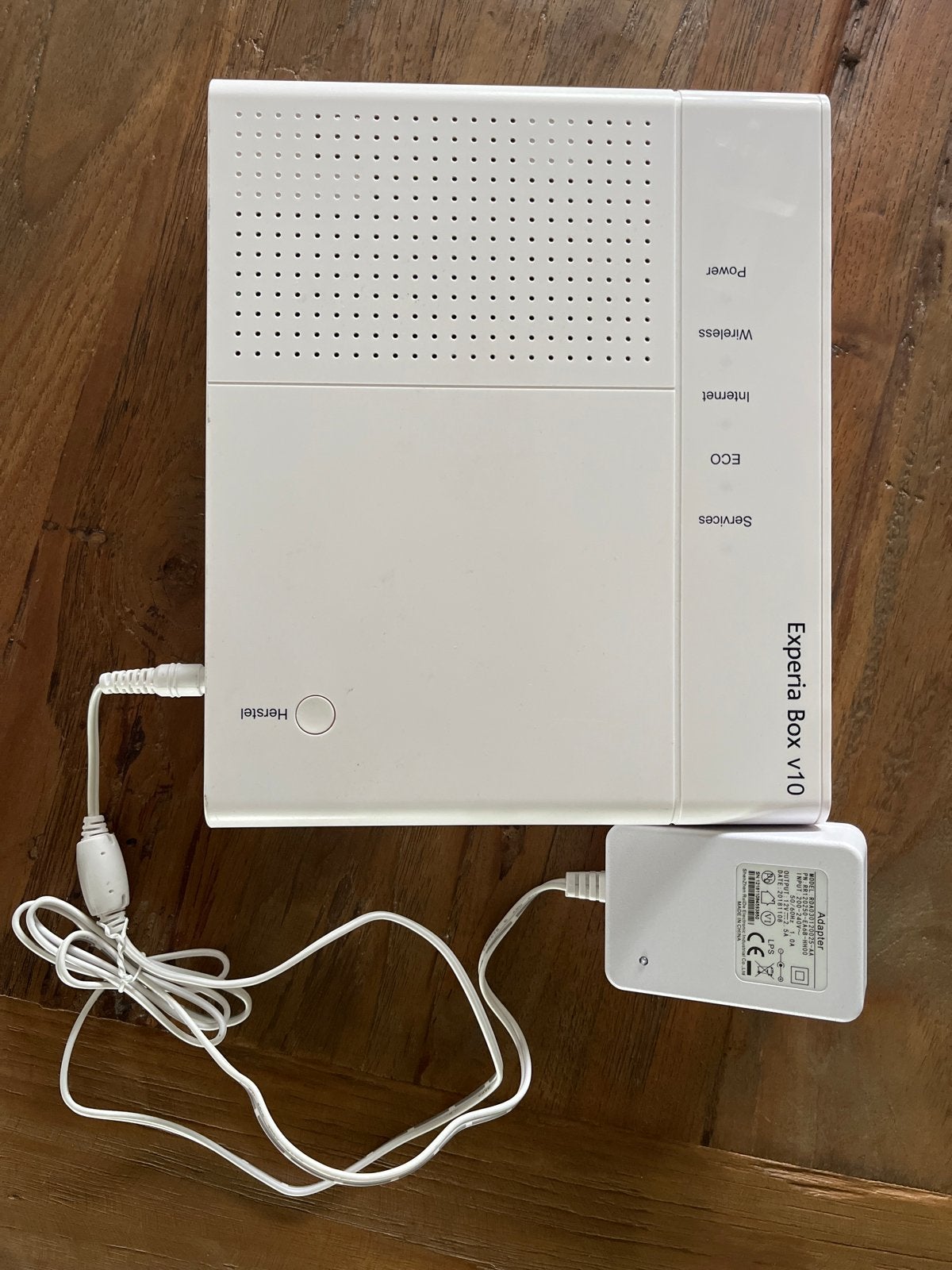 KPN Experia Box V10 Router met Adapter, Ophalen, Zo goed als nieuw, Router