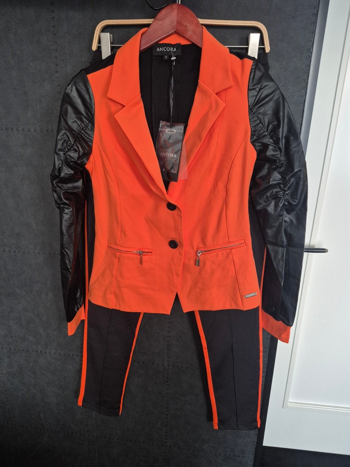 Oranje pak, Ophalen of Verzenden, Zo goed als nieuw, Oranje