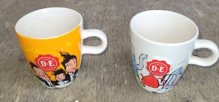 2 bekers douwe egberts royal raja, Ophalen of Verzenden, Porselein, Overige stijlen, Kop(pen) en/of Schotel(s)