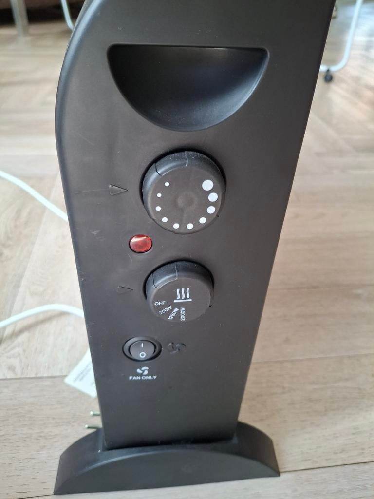 Elektrische kachel - Zwart, 2000W met thermostaat, Huis en Inrichting, Kachels, Ophalen, Overige soorten, Elektrisch, Zo goed als nieuw