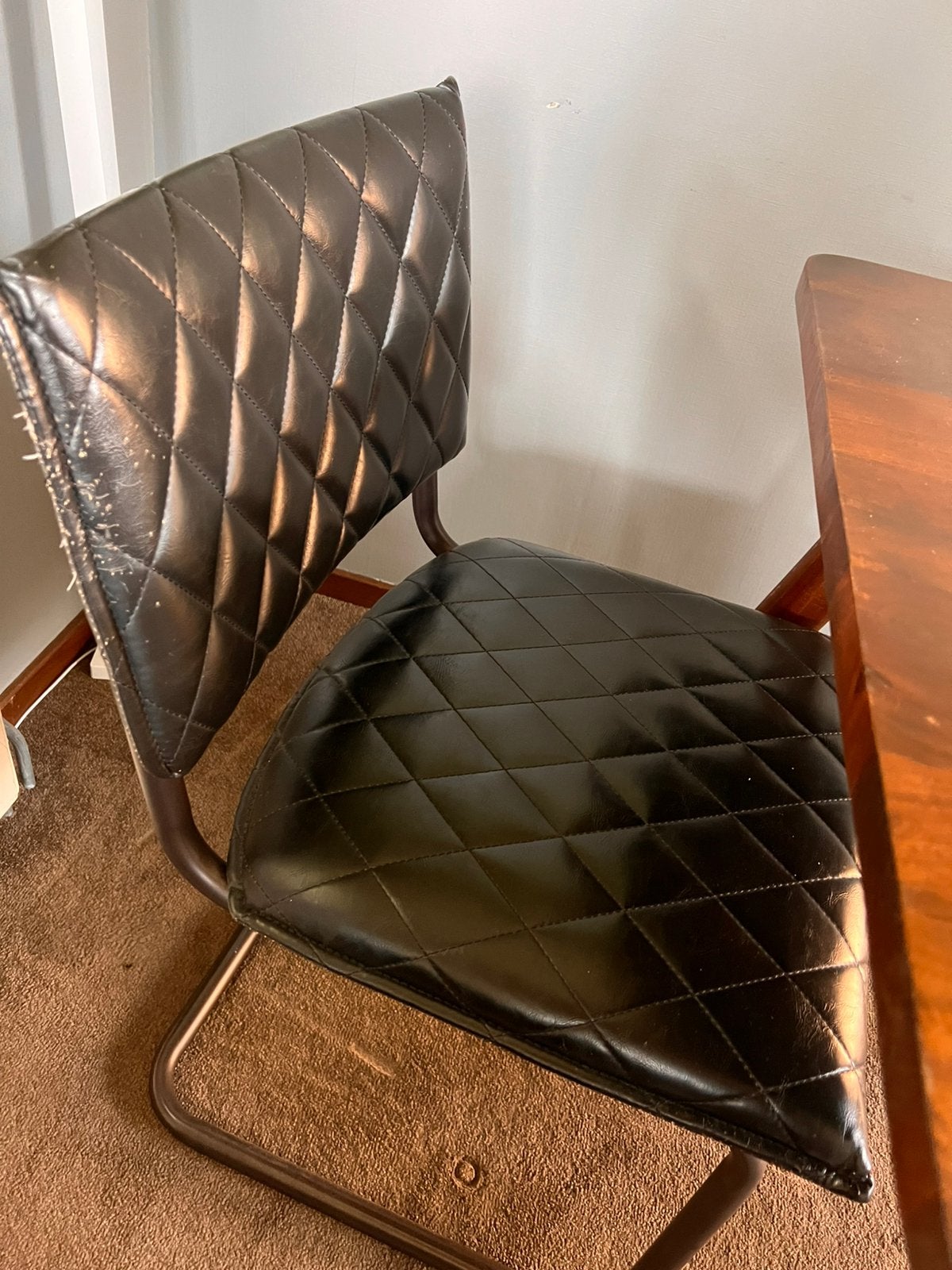 Gratis tafel met 2 stoelen, Ophalen, Gebruikt, Minder dan 4 stoelen