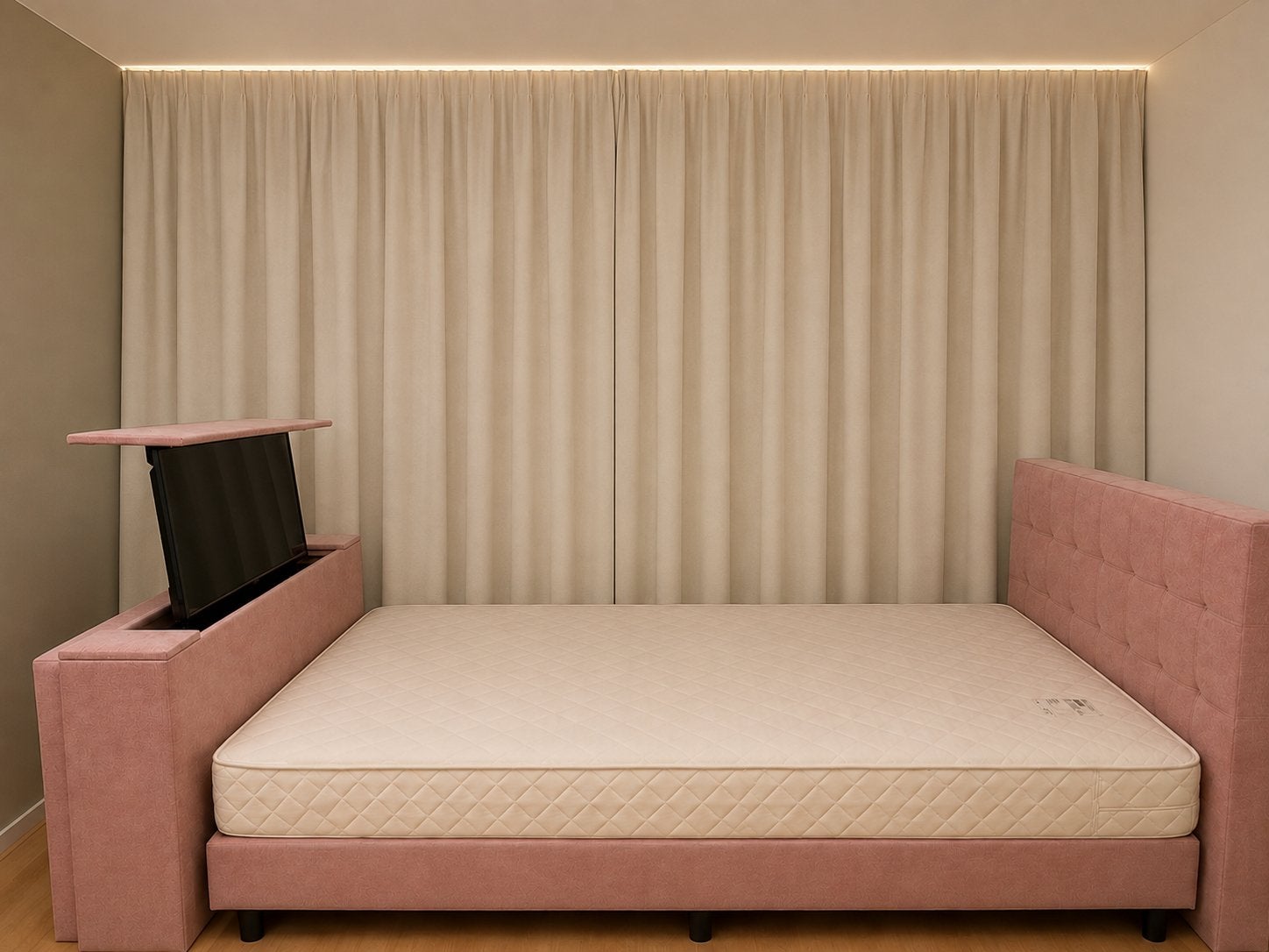 Boxspring bed met tv lift zgan roze, Ophalen of Verzenden, Zo goed als nieuw, 120 cm
