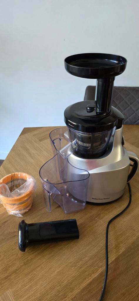 MontAna Versapers Slowjuicer - Zo goed als nieuw, Ophalen, Zo goed als nieuw, Elektrisch, Slowjuicer