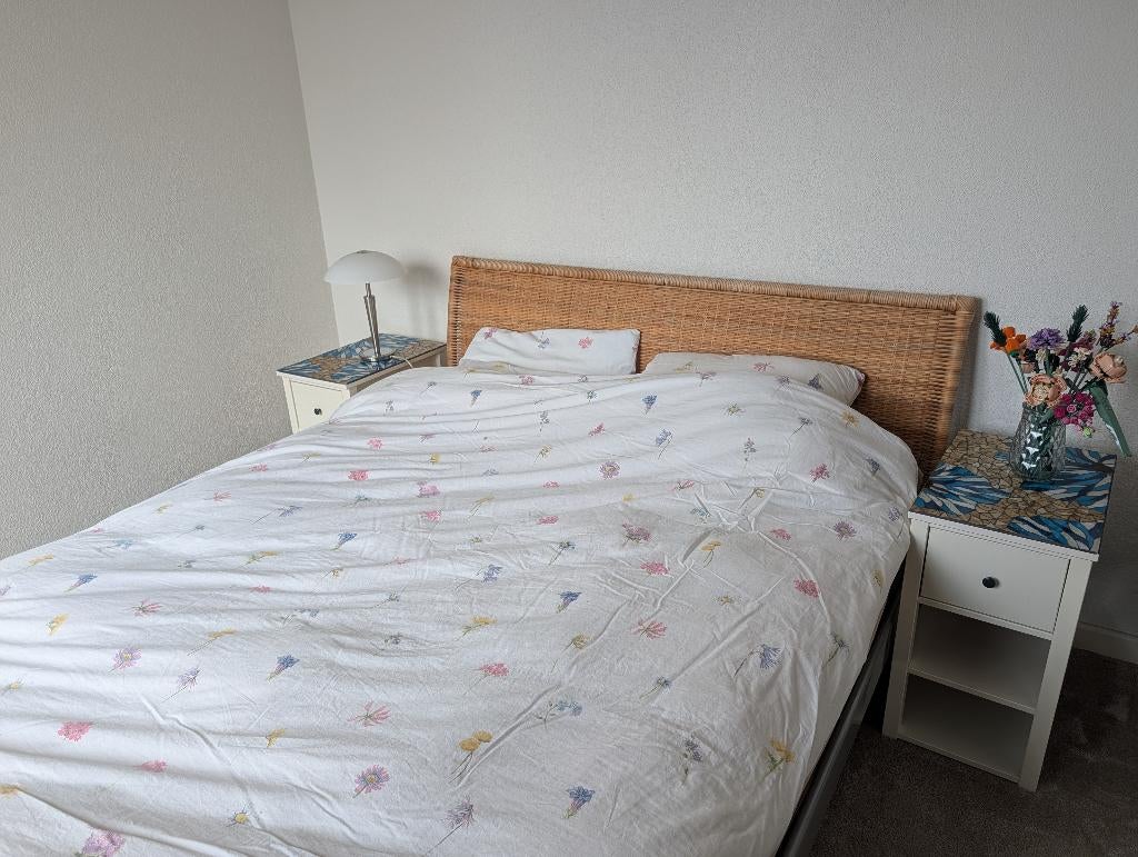 Sfeervol IKEA Sundnes tweepersoonsbed (160x200 cm), Huis en Inrichting, Ophalen, Tweepersoons, 200 cm, Metaal