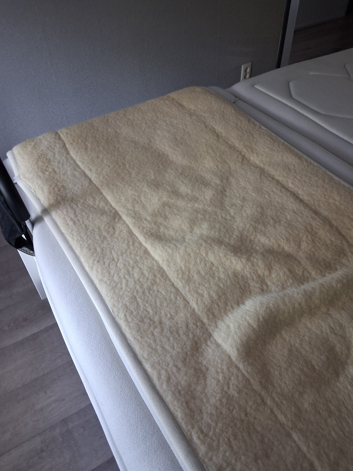 Schapenvacht matrasdek en dekbedden - zomer en winter, Beige, Tweepersoons, Ophalen of Verzenden, Deken of Dekbed