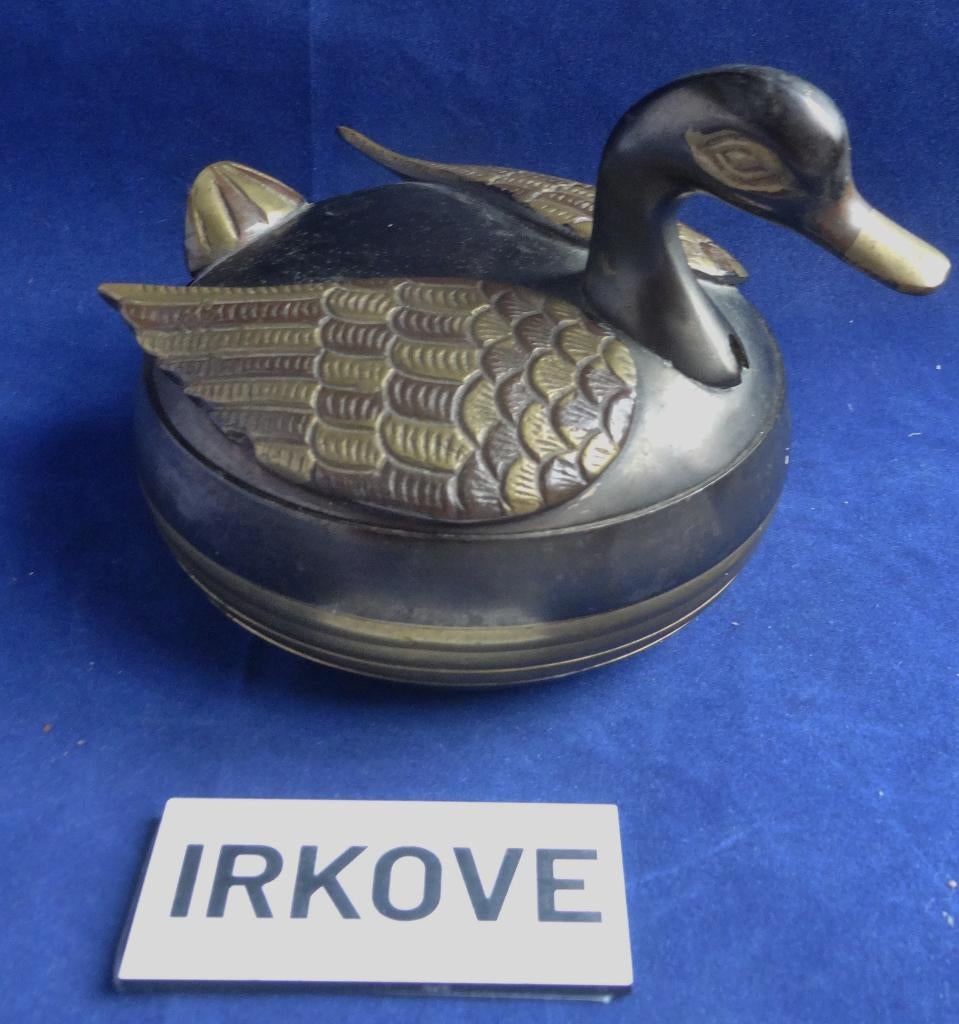ZWAAN DOOSJE MET DEKSEL * India *, Antiek en Kunst, Verzenden