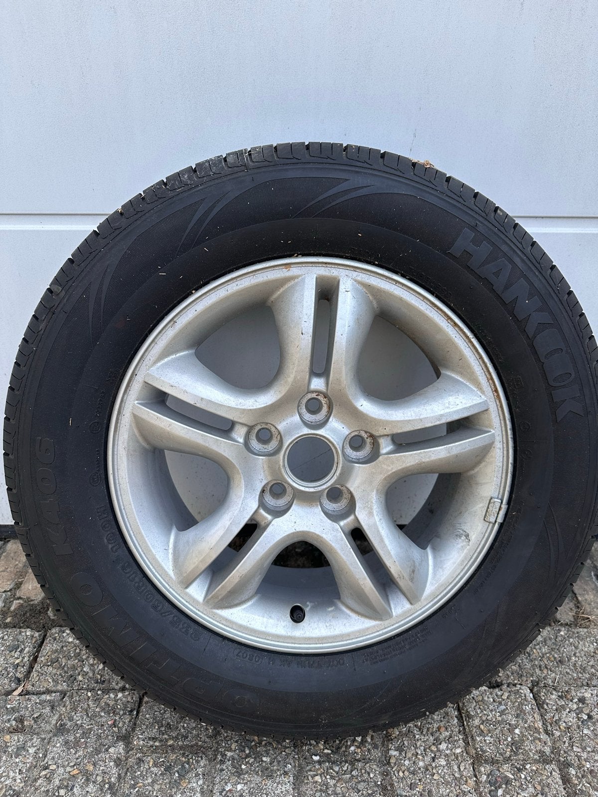 Kia 16 inch velg met Hankook Optimo K406 band, Ophalen, Gebruikt