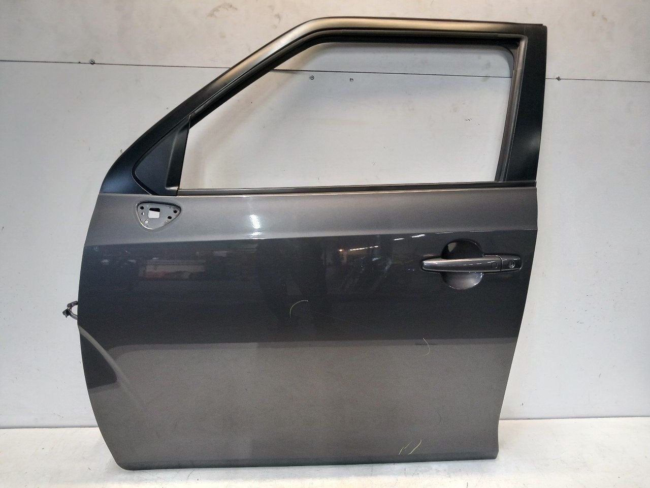 Portier links voor Suzuki Ignis, Auto-onderdelen, Onderdelen@venauto.nl, Van der Ven Autorecycling B.V., Gebruikt, Ettenseweg 76, 4706 PB Roosendaal, The Netherlands