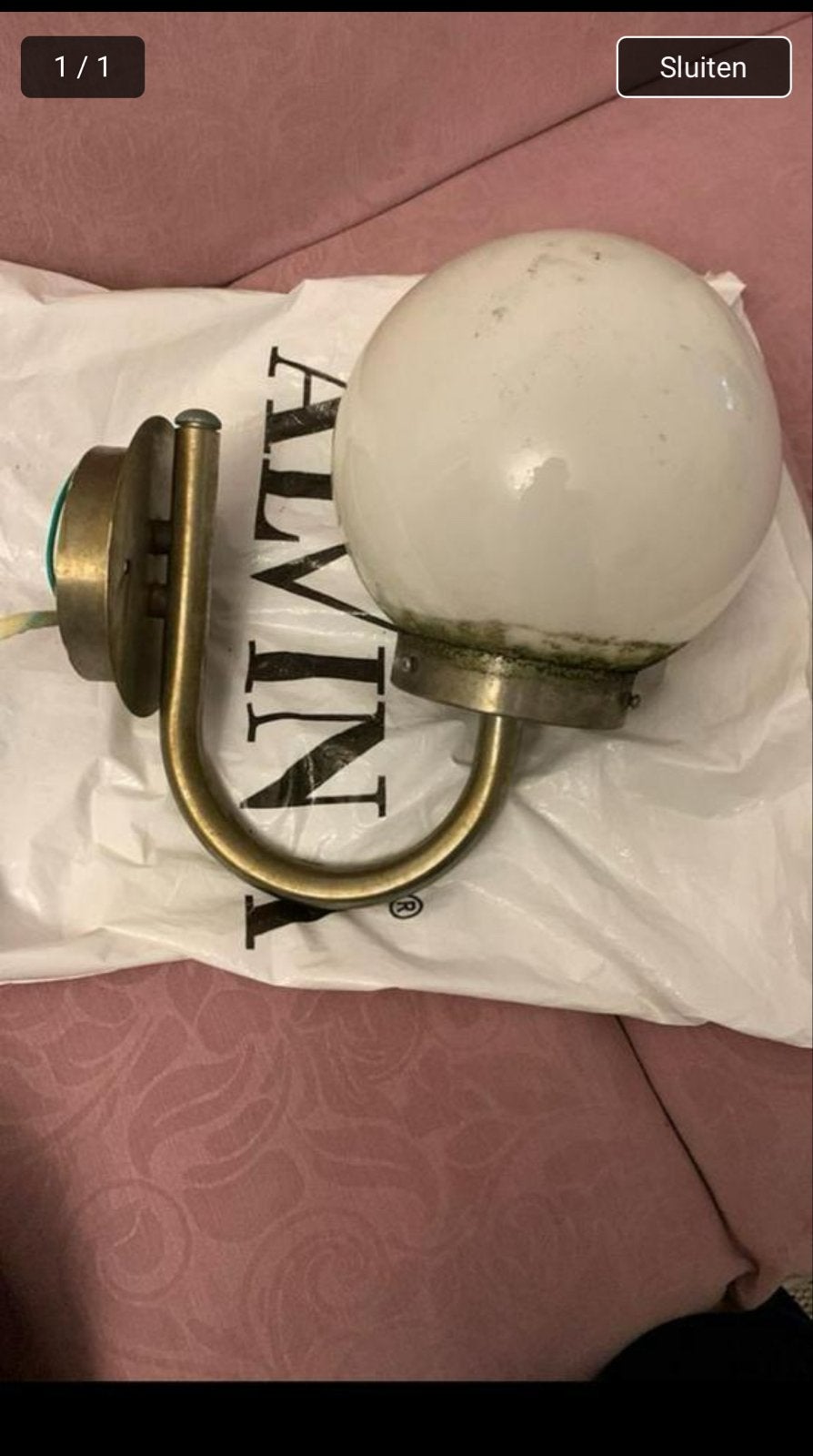 Vintage wandlamp met glazen bol, Antiek en Kunst, Ophalen of Verzenden