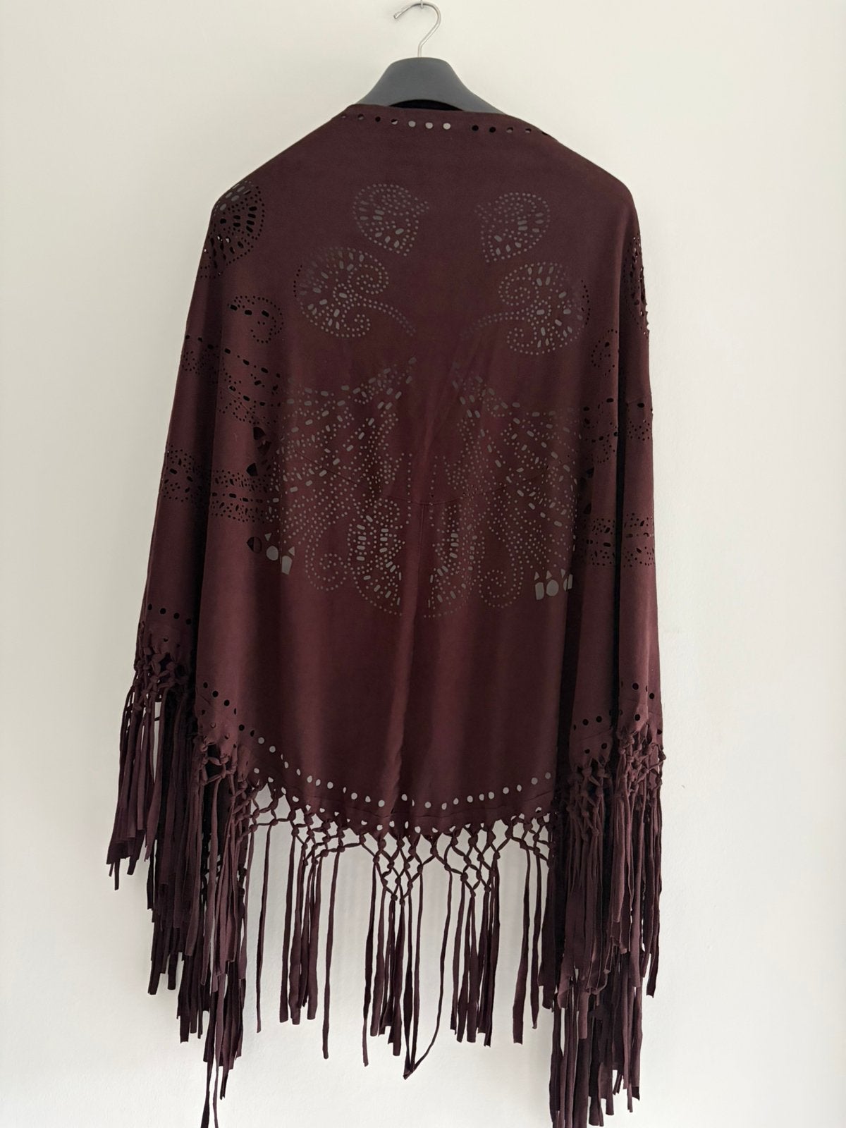 Tahnee omslagdoek sjaal bordeaux rood, Kleding | Dames, Ophalen of Verzenden, Zo goed als nieuw, Sjaal