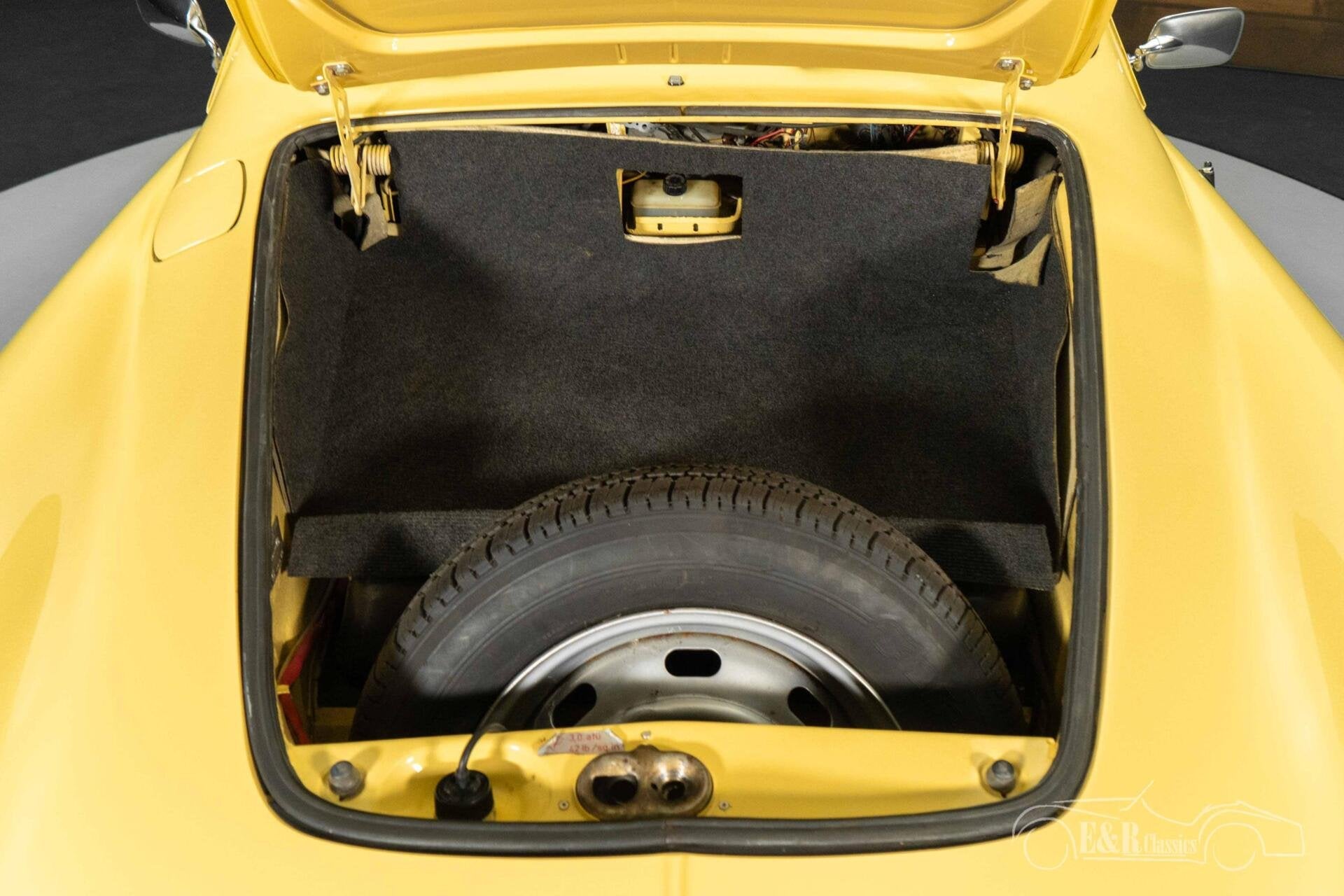 Volkswagen Karmann Ghia Cabriolet | 1971, foto 6