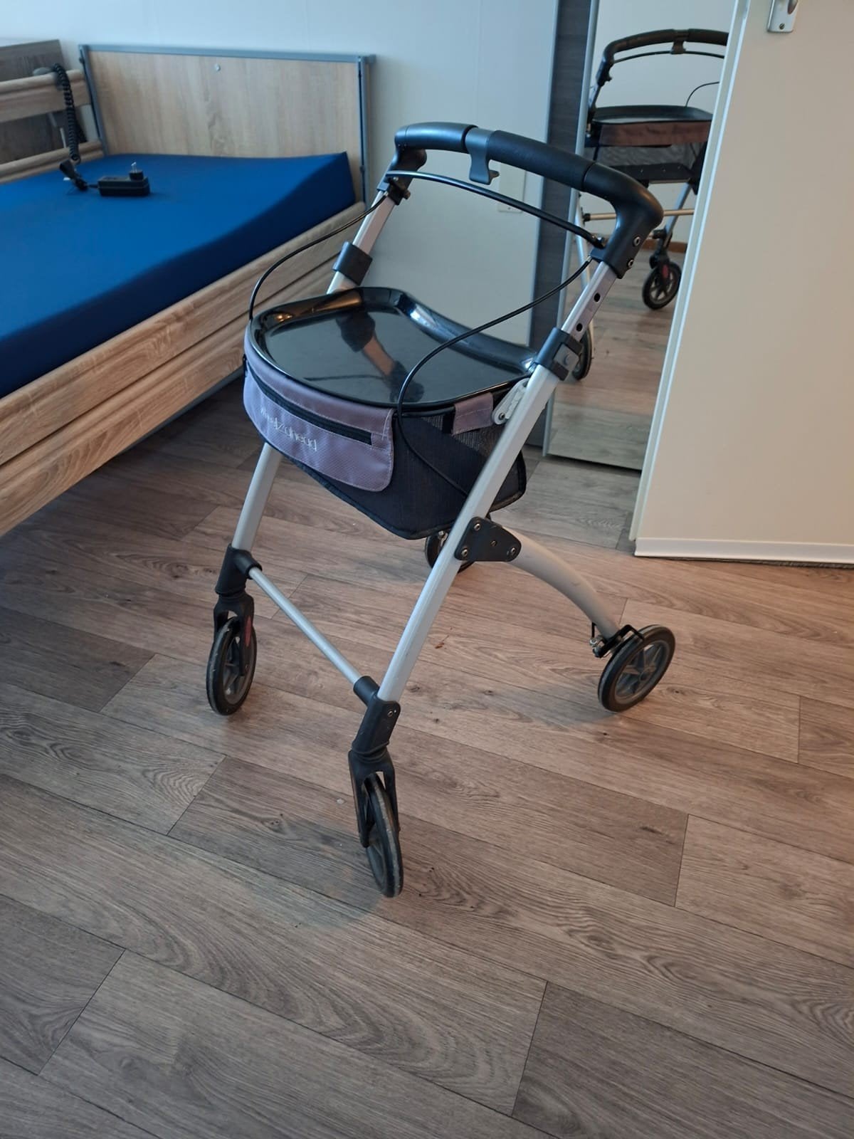 binnen rollator  met dienblad, Diversen, Ophalen, Gebruikt