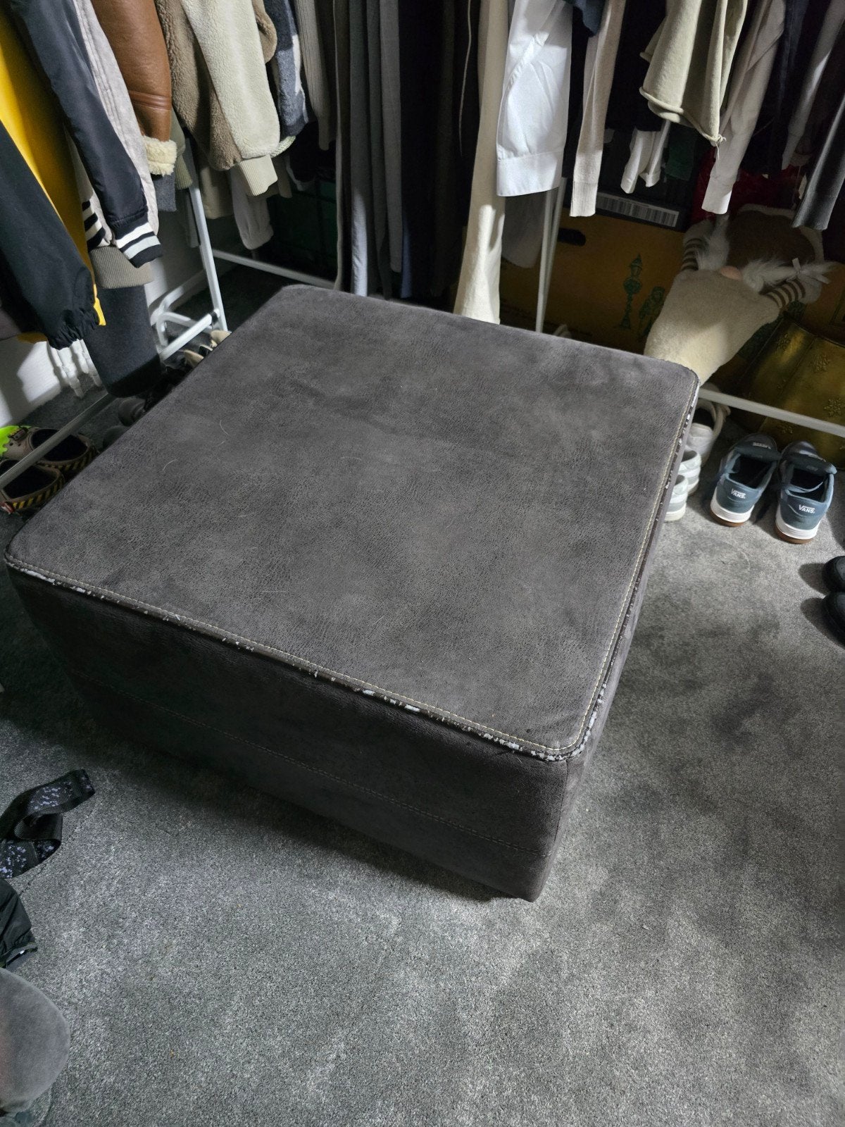 Grote grijze poef/hocker, Ophalen, Gebruikt, Vierkant, Kunststof
