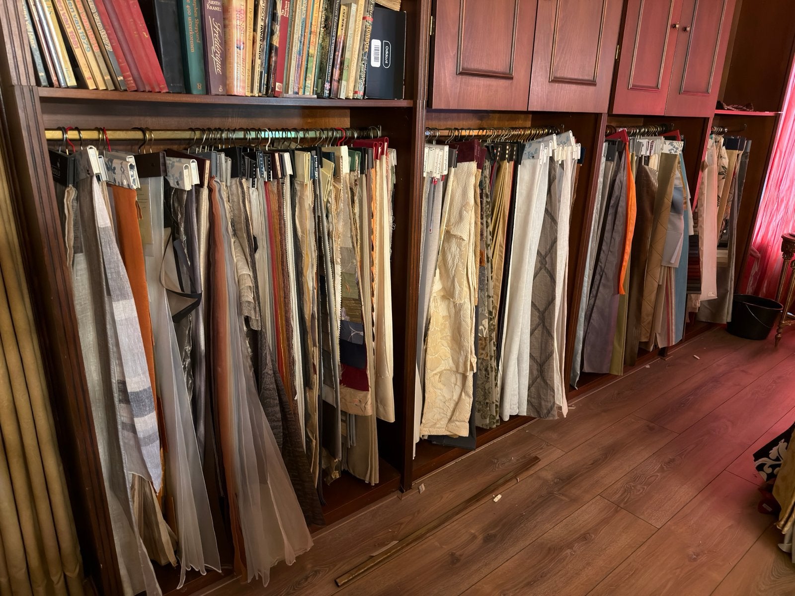 Stoffenstalen collectie - ca. 300 stuks, diverse materialen, Ophalen, Overige materialen, Meerkleurig, Zo goed als nieuw