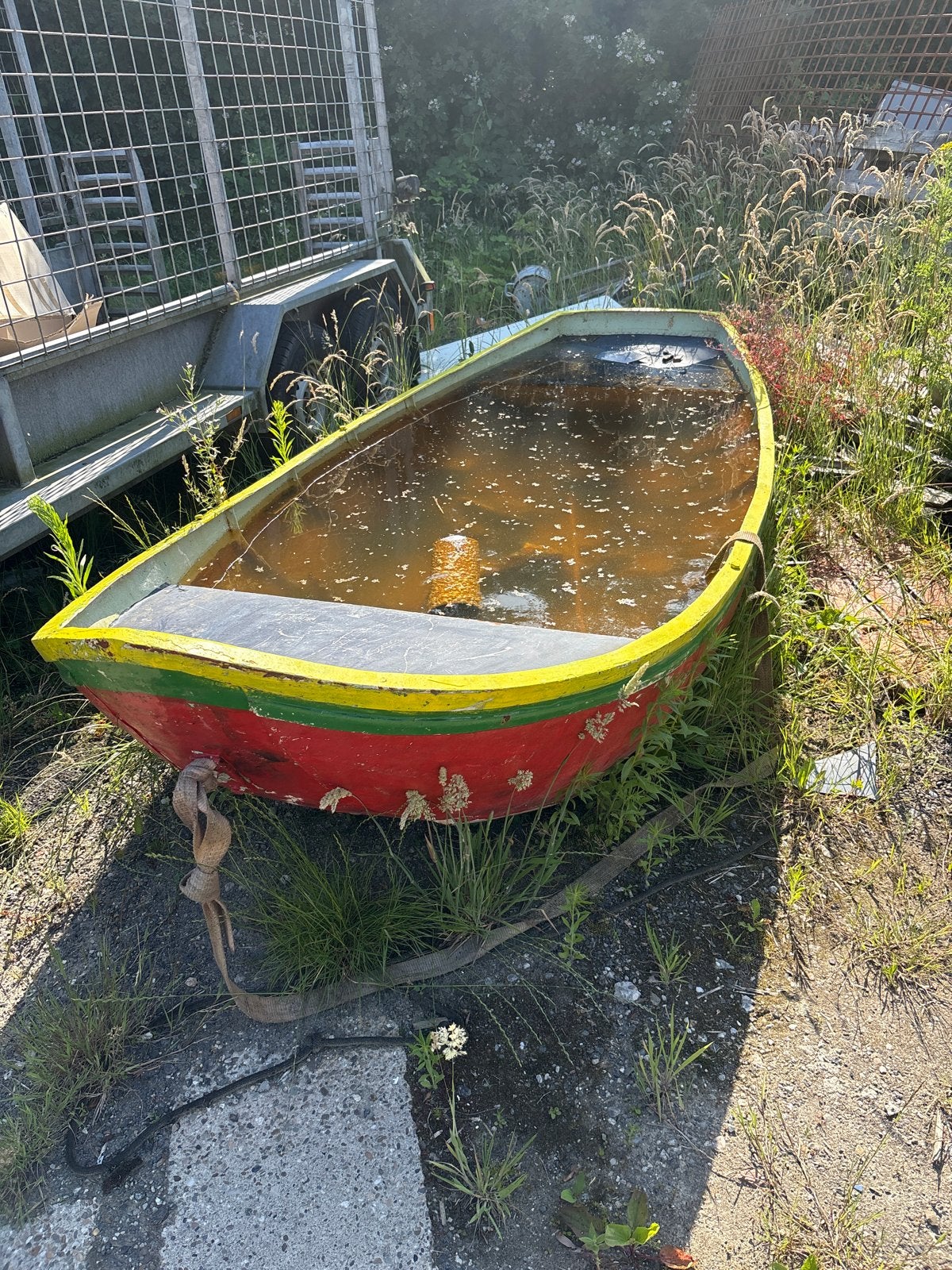 Oude roeiboot, opknapper, Ophalen, Gebruikt