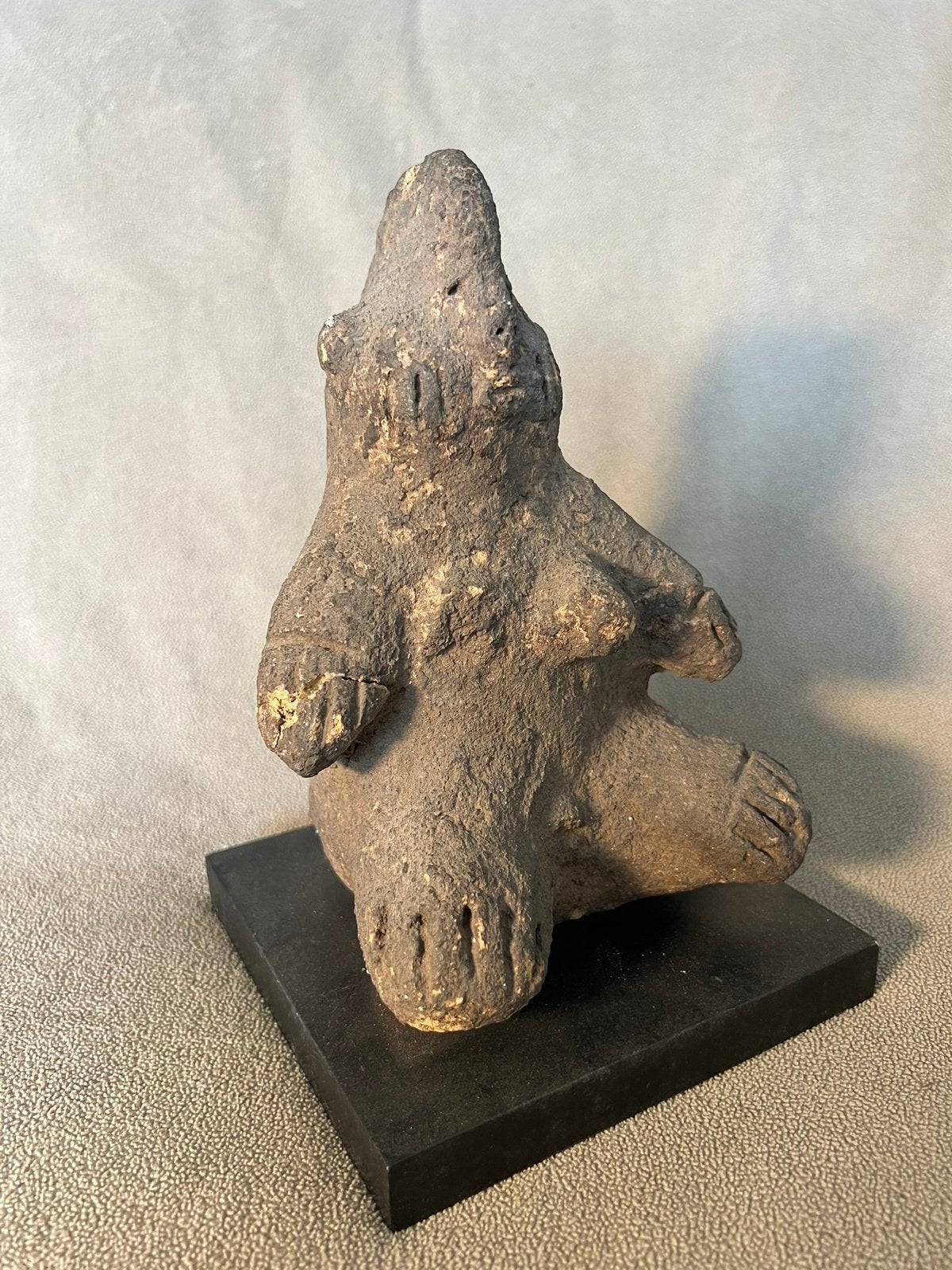 Bijzonder Afrikaans beeldje uit Kameroen,, Antiek en Kunst, Afrika, Ophalen, Beeld, Steen/keramiek
