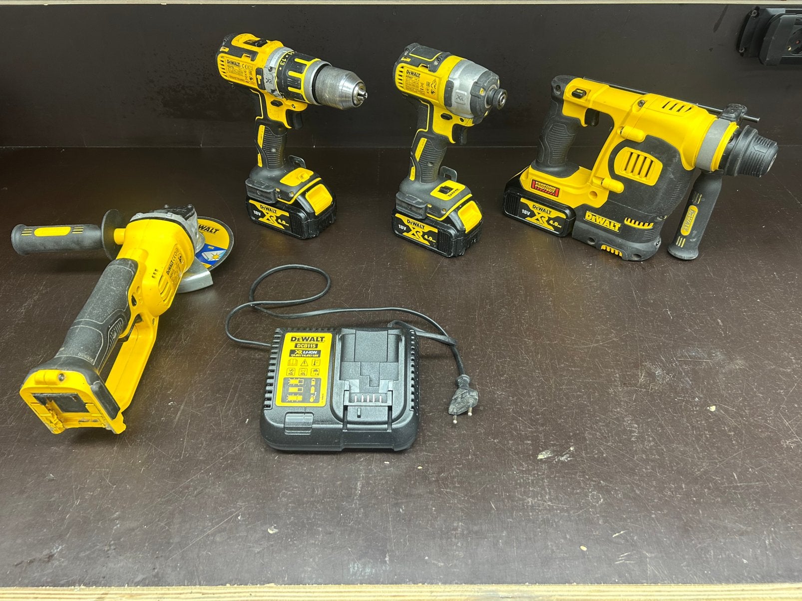 Dewalt combiset met 4 machines, Ophalen, Gebruikt, Boormachine