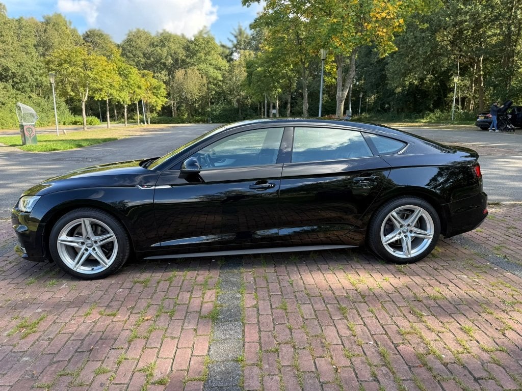 Audi A5 2.0 TDI 150pk S Tronic 2019 Zwart S-line, Dealer onderhouden, 1490 kg, Zwart, 4 cilinders