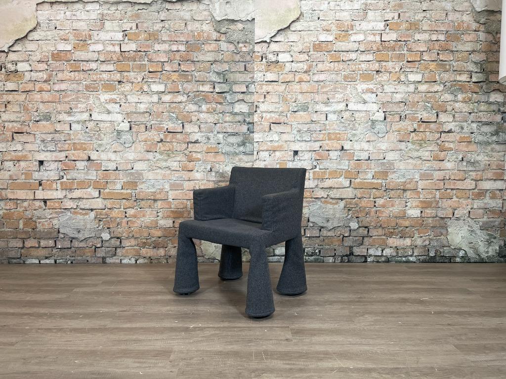 Moooi VIP Chair grijs bij TheReSales, Huis en Inrichting, Stoelen, Ophalen, Design, Zo goed als nieuw, Vijf, Zes of meer stoelen