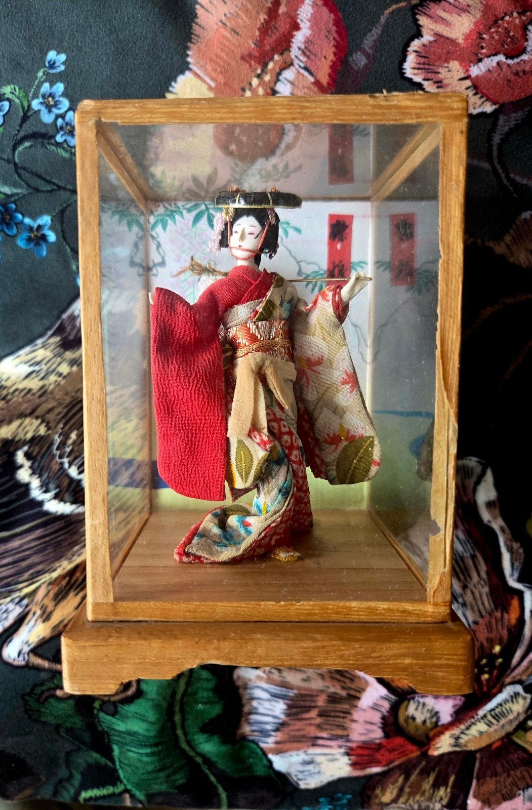 Vintage Japanse Geisha Pop in glazen vitrine - Made in Japan, Verzamelen, Ophalen of Verzenden, Gebruikt, Pop