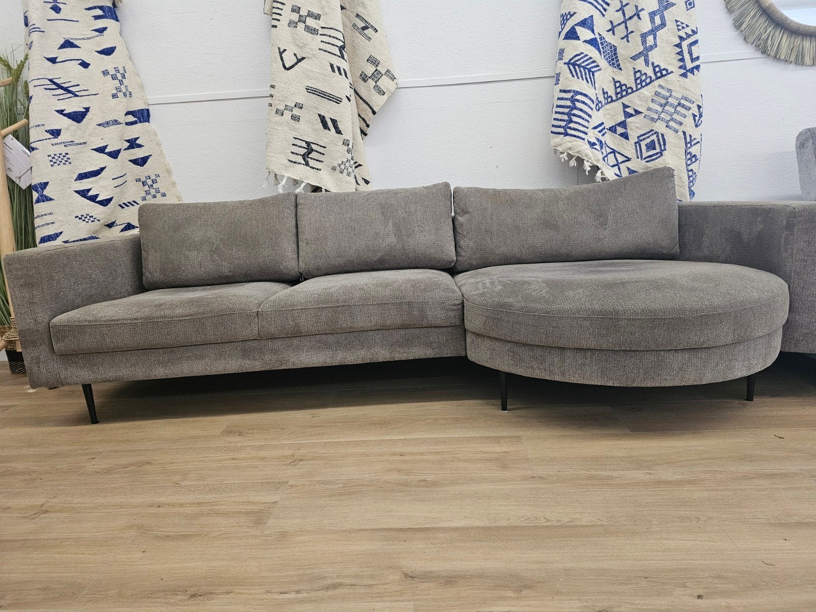 Textiel Hoekbank- Ronde hoek, 125 cm of meer, 125 cm of meer, Zo goed als nieuw, Info@homefriesland.nl