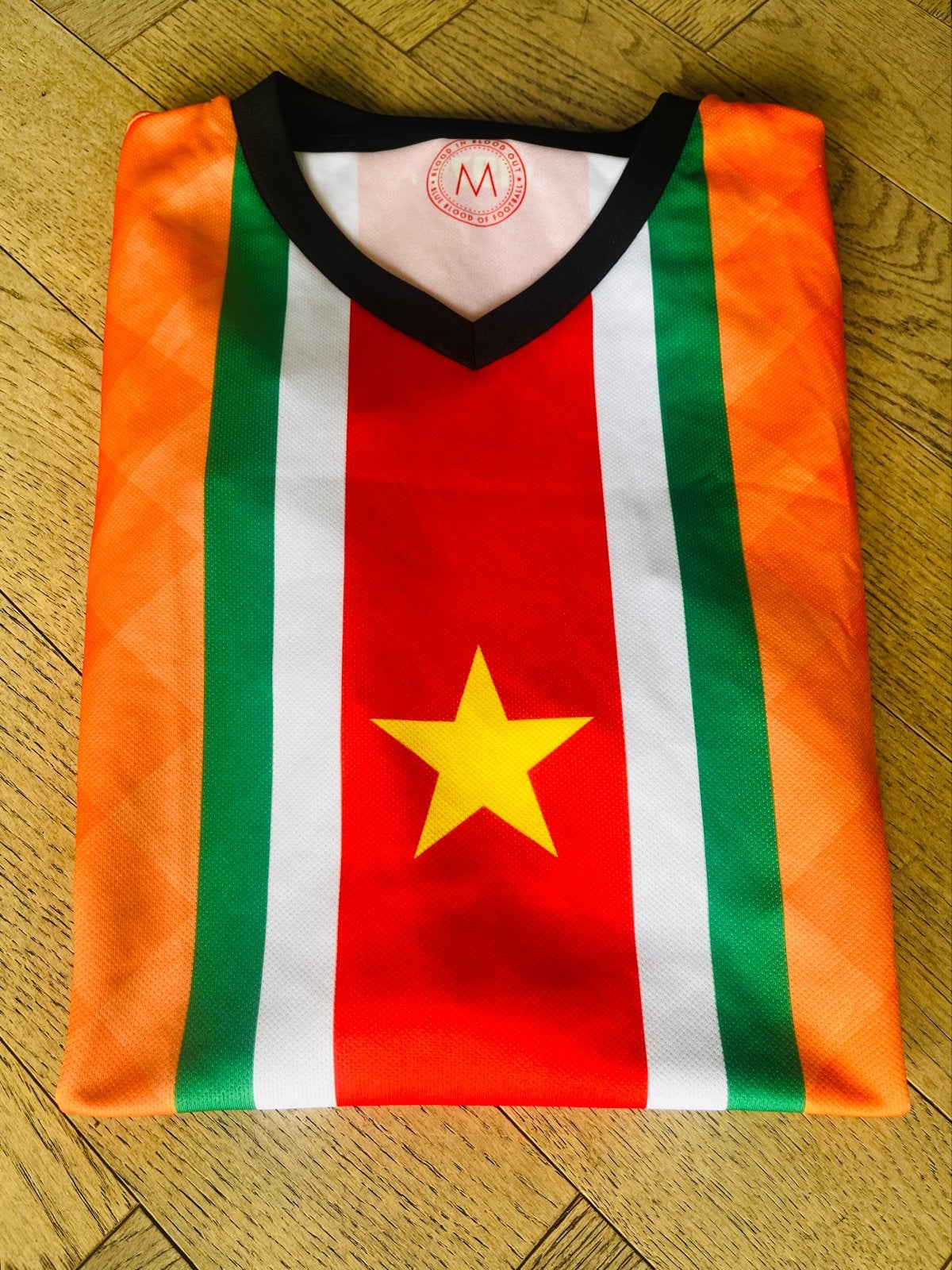 Uniek  Suriname/Nederland  ‘Blood in Blood out’ shirt L/XL, Kleding | Heren, Ophalen of Verzenden, Zo goed als nieuw, Voetbal