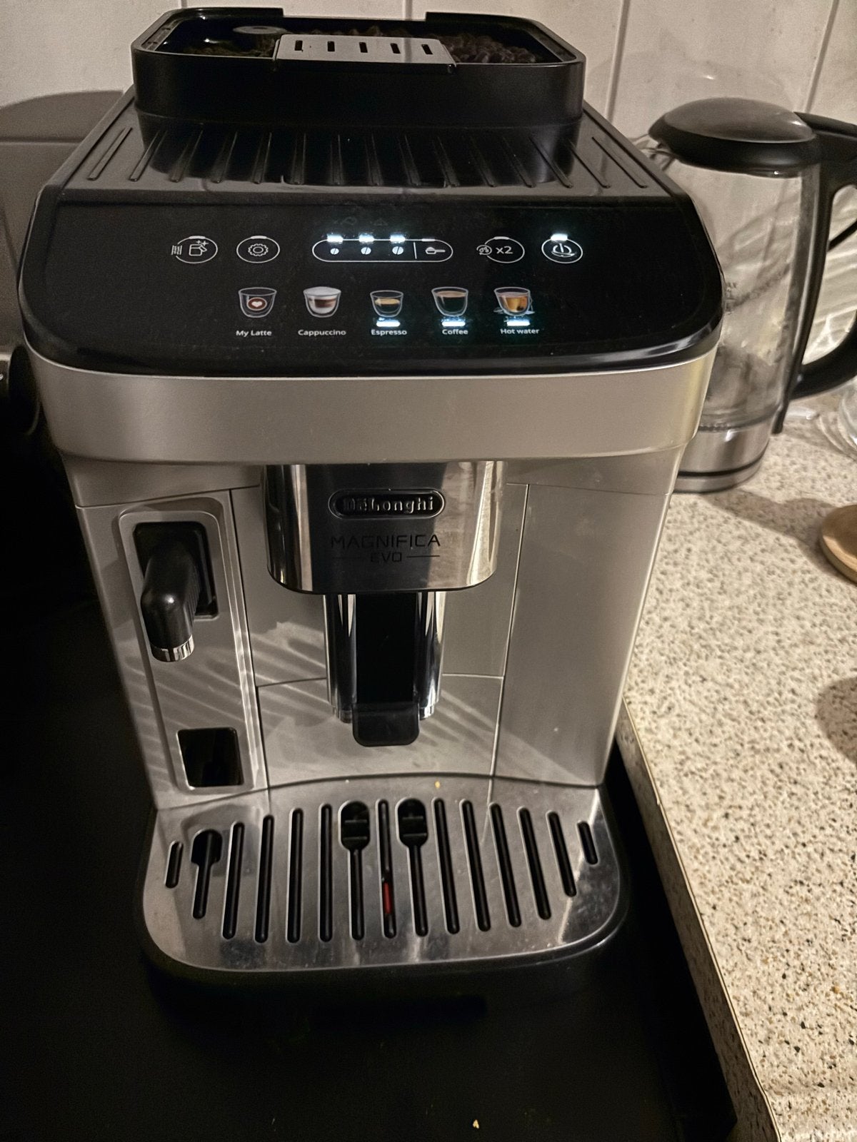 DeLonghi Magnifica Evo volautomatische espressomachine, Afneembaar waterreservoir, Koffiemachine, Zo goed als nieuw, Koffiebonen