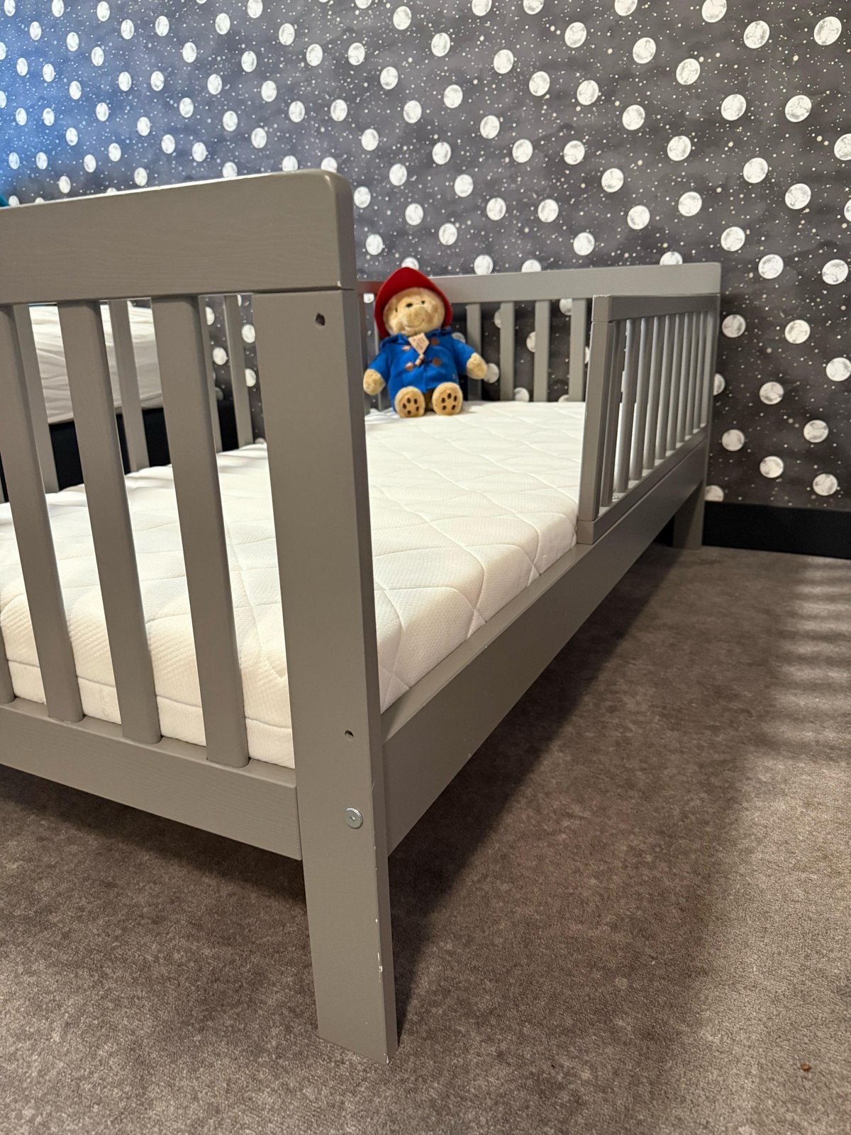 Peuterbed «PLUME» 140X70 Grijs, Kinderen en Baby's, Kinderkamer | Bedden, Ophalen, Gebruikt, 70 tot 85 cm, 140 tot 160 cm