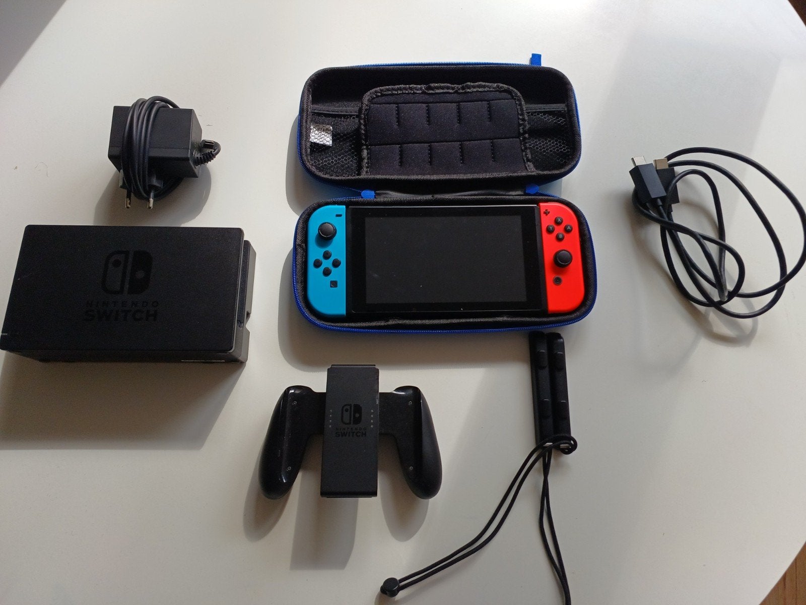 Nintendo switch V2, Ophalen of Verzenden, Zo goed als nieuw, Met 2 controllers, Switch 2019 Upgrade