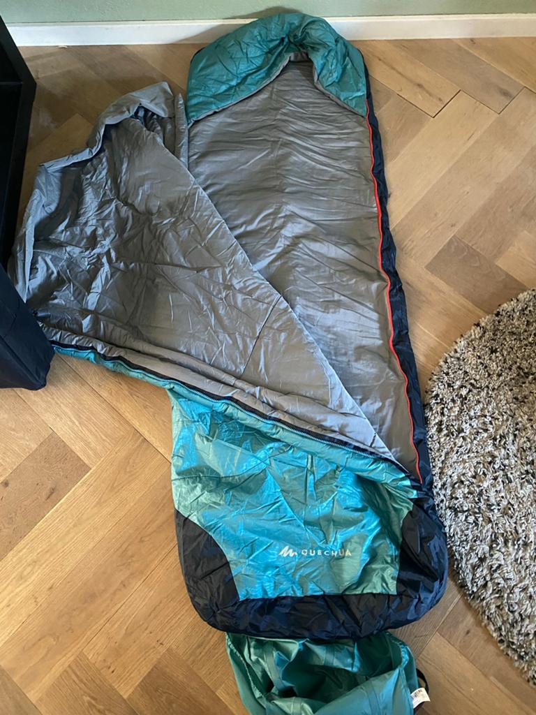 Quechua Slaapzak 5C - Comfortabel en Compact, Ophalen, Zo goed als nieuw