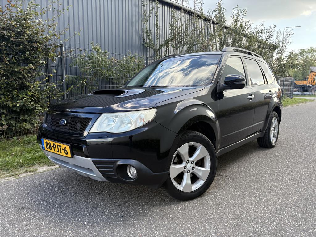 Subaru Forester 2.0 D XS Luxury / AWD / NAVI / AIRCO ECC / C, Auto's, Subaru, Gebruikt, 4 cilinders, 2000 kg, Zwart