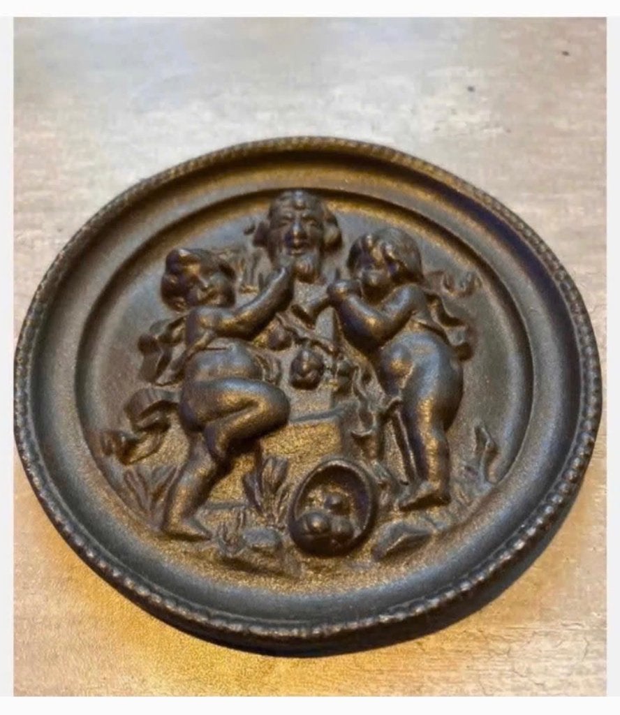Etna Gietijzeren Bord - Engelen Voorstelling 14,5 cm, Antiek en Kunst, Ophalen of Verzenden