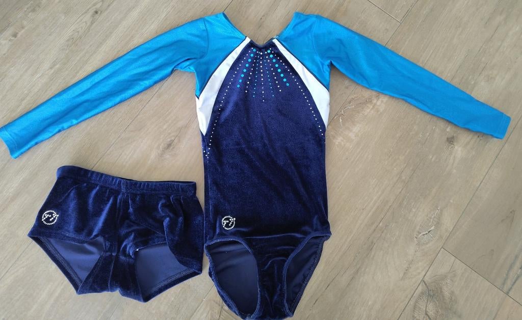 Turnpakje Tema Turn maat 140 (valt als 122-128) met broekje, Blauw, Zo goed als nieuw, Turnpak(je), Kindermaat 122 t/m 140