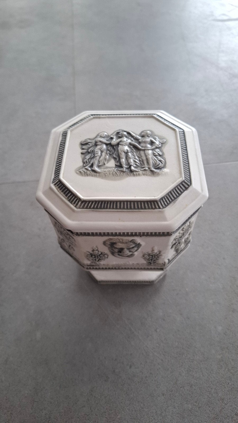 Antieke decoratieve doos met reliëfdetails, Antiek en Kunst, Ophalen of Verzenden