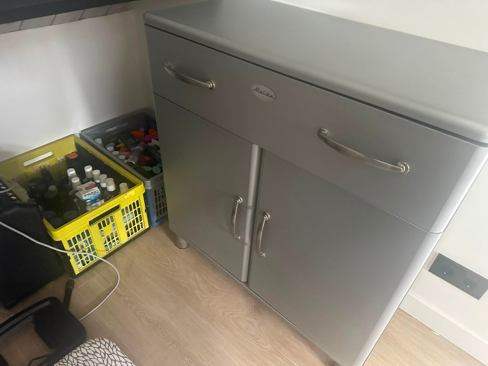 Malibu Kast, Ophalen, Overige materialen, Gebruikt, 1 of 2 laden