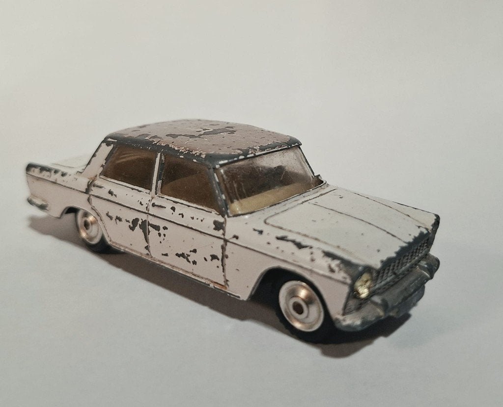 Fiat 2100 Corgi Toys, Hobby en Vrije tijd, Modelauto's | 1:43, Ophalen of Verzenden, Gebruikt, Auto, Corgi