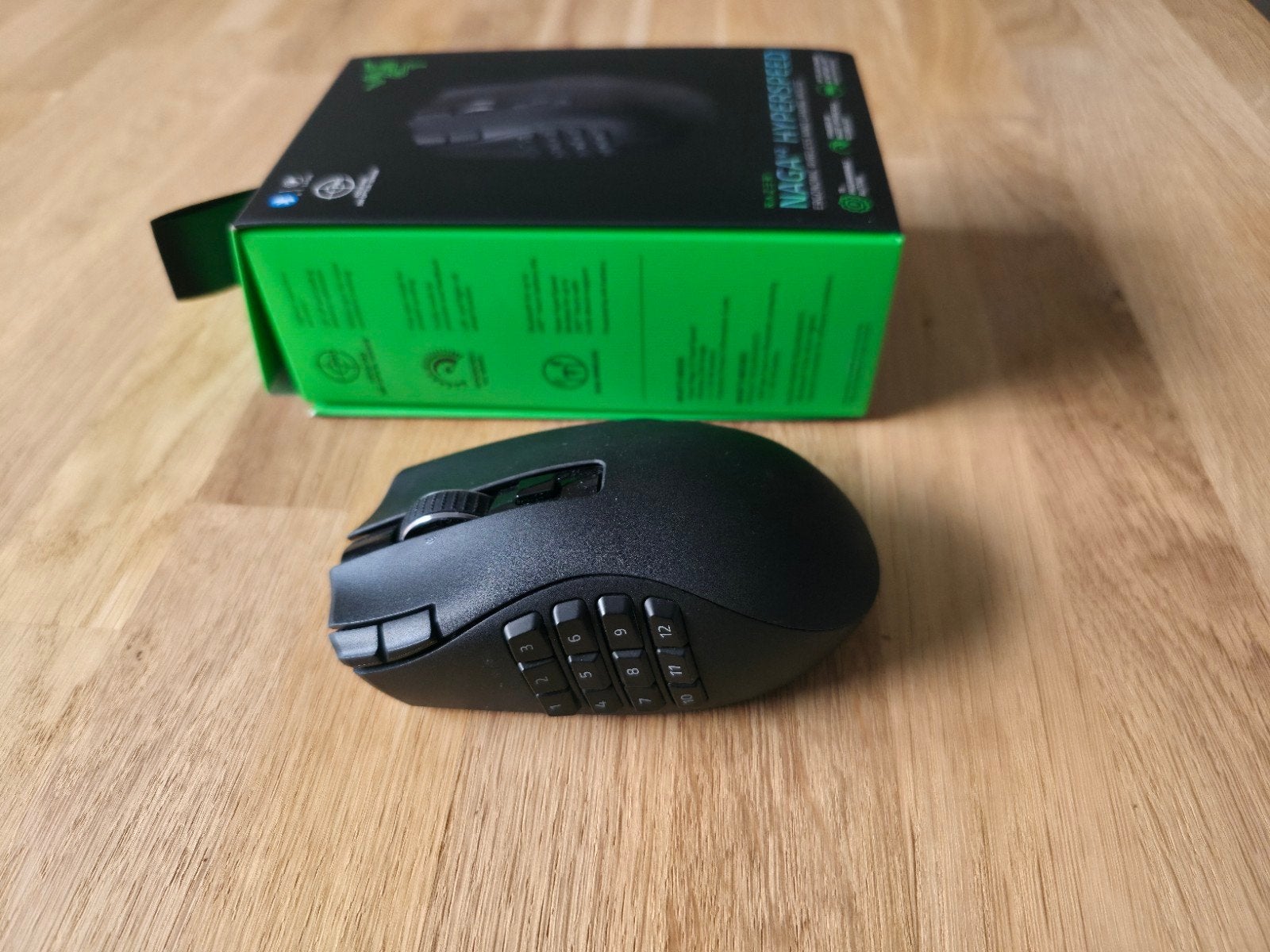 Razer naga v2 hyperspeed draadloze gaming muis, Computers en Software, Ophalen, Rechtshandig, Muis, Gaming muis
