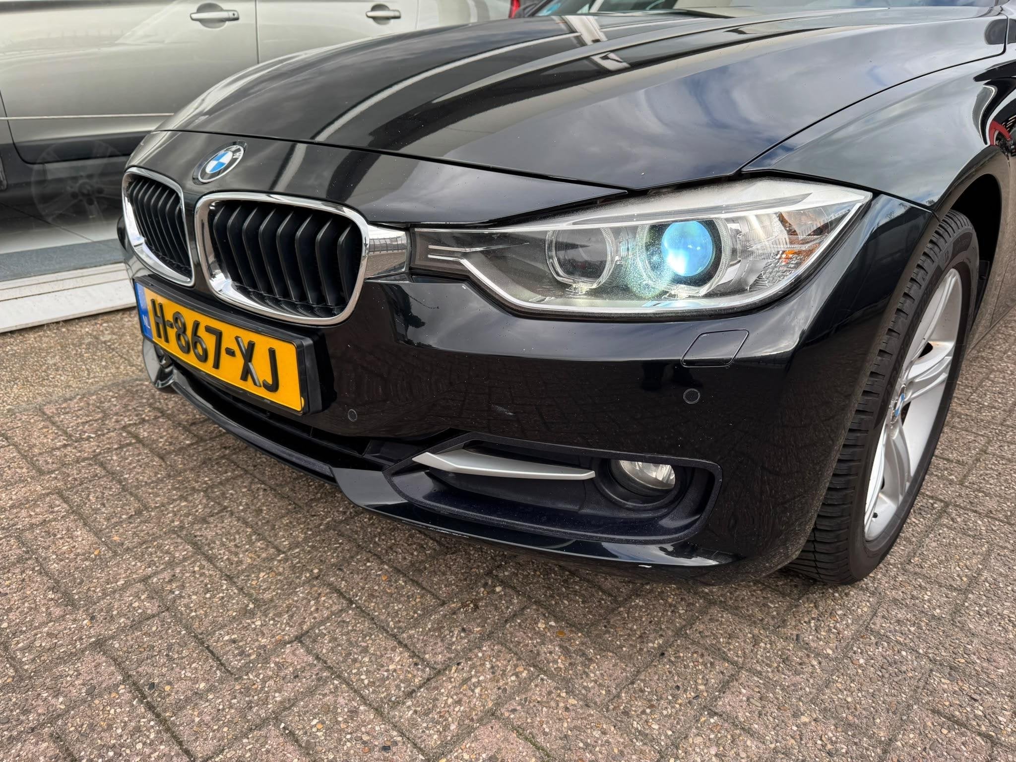 BMW 3-serie Touring 316i High Executive | Panoramadak | Navi, Gebruikt, 4 cilinders, Zwart, Leder