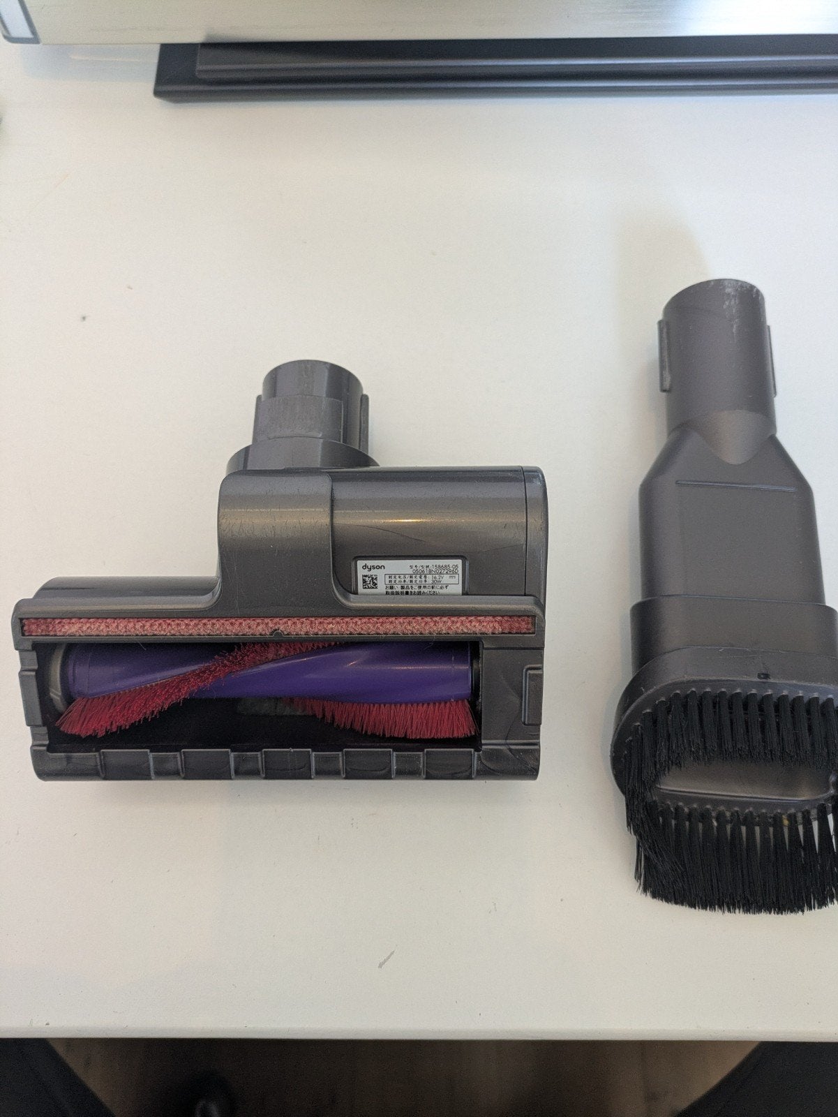 Originele Dyson onderdelen - miniborstel en zuigmond, Ophalen, Inclusief accessoires, Gebruikt, Dyson