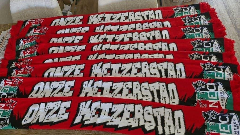 3 stuks voetbal sjaals NEC Nijmegen onze keizerstad, Verzamelen, ., NEC, Nieuw, Ophalen of Verzenden