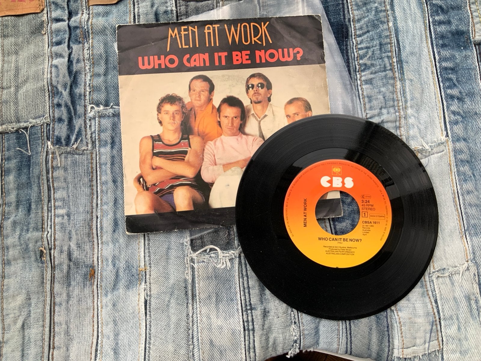 Men At Work - Who Can It Be Now? (7 inch vinyl), Ophalen of Verzenden, 1980 - 1989, Gebruikt, 7 inch