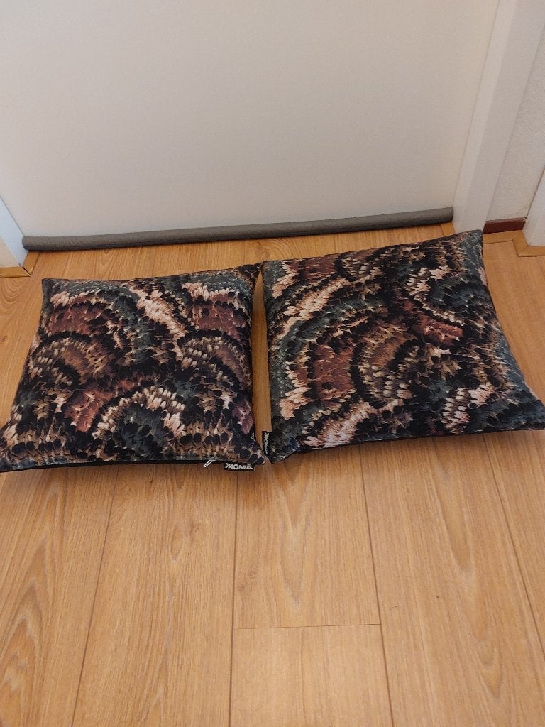 TWEE MOOIE SIERKUSSENS MONTEL 40X40  MET RITS   Z.G.A.N., Huis en Inrichting, Woonaccessoires | Kussens, Ophalen of Verzenden