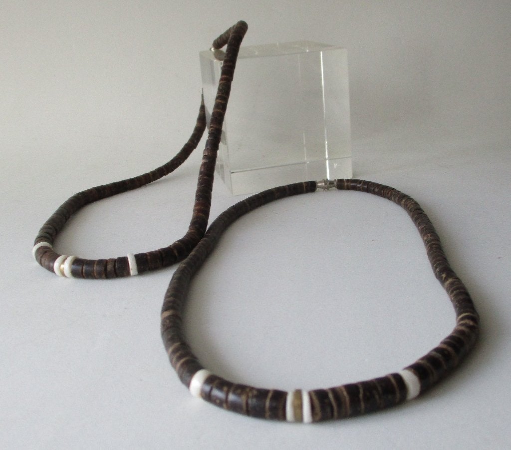 Ketting KT08: Mooie Bruine Schelp ketting-42½+40cm. met wit, Verzenden, Nieuw, Bruin, Overige materialen