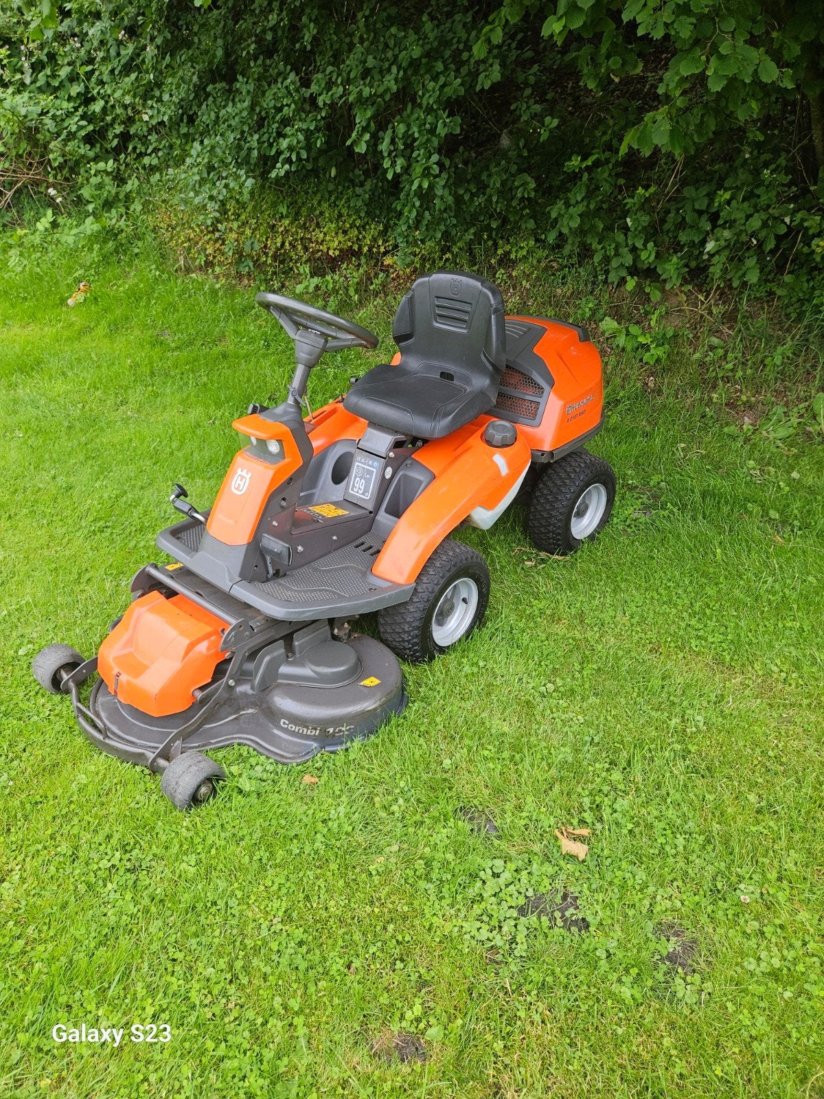 husqvarna rider 216 awd frontmaaier zitmaaier grasmaaier, Ophalen of Verzenden, Gebruikt, Mulchfunctie, 90 tot 120 cm