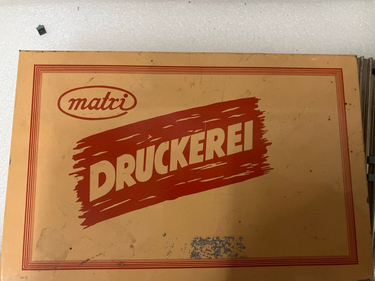 Vintage Stempeldoos "matri DRUCKEREI" met losse letters, Ophalen of Verzenden, Gebruikt, Overige typen