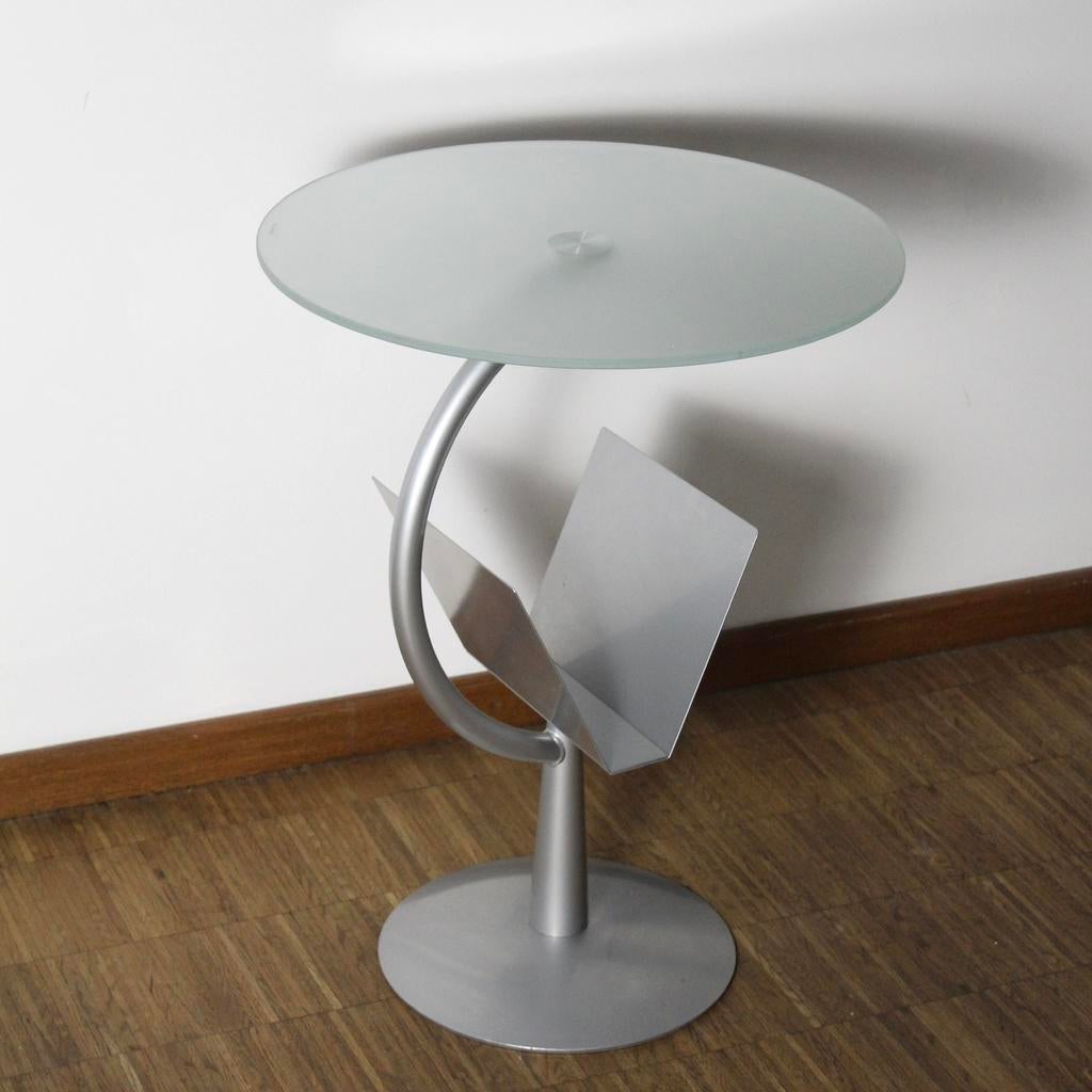 Design bijzettafel met lectuurbak – Minimalistisch/Jaren '90, 45 tot 60 cm, Minder dan 55 cm, Rond, Ophalen of Verzenden