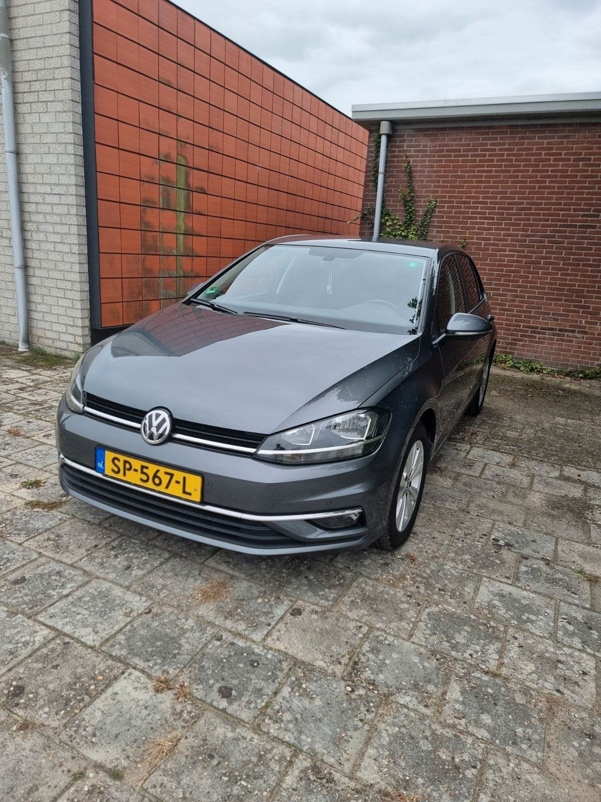 Volkswagen Golf 1.0 TSI 7-DSG 2018 Grijs, Auto's, 620 kg, Origineel Nederlands, Navigatiesysteem, 3 cilinders