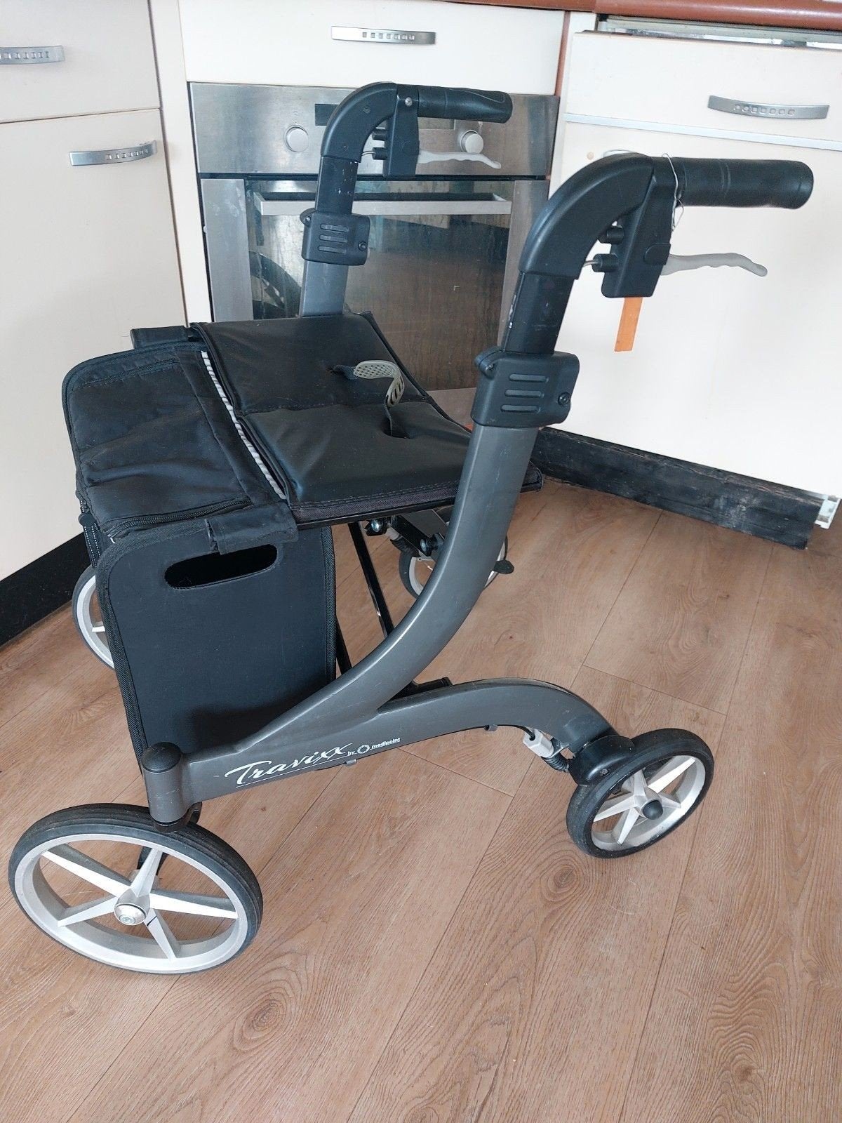 3 x travixx  de luxe Lichtgewicht rollator  vanaf, Ophalen of Verzenden, Opvouwbaar, Zo goed als nieuw