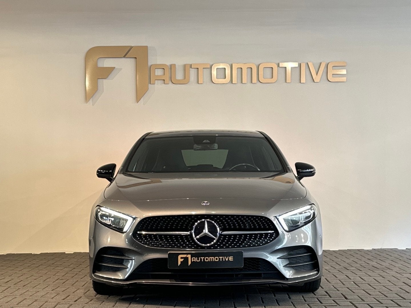 Mercedes-Benz A-klasse 180 Business Solution AMG Camera |Sfe, Auto's, 136 pk, Gebruikt, 4 cilinders, Alcantara