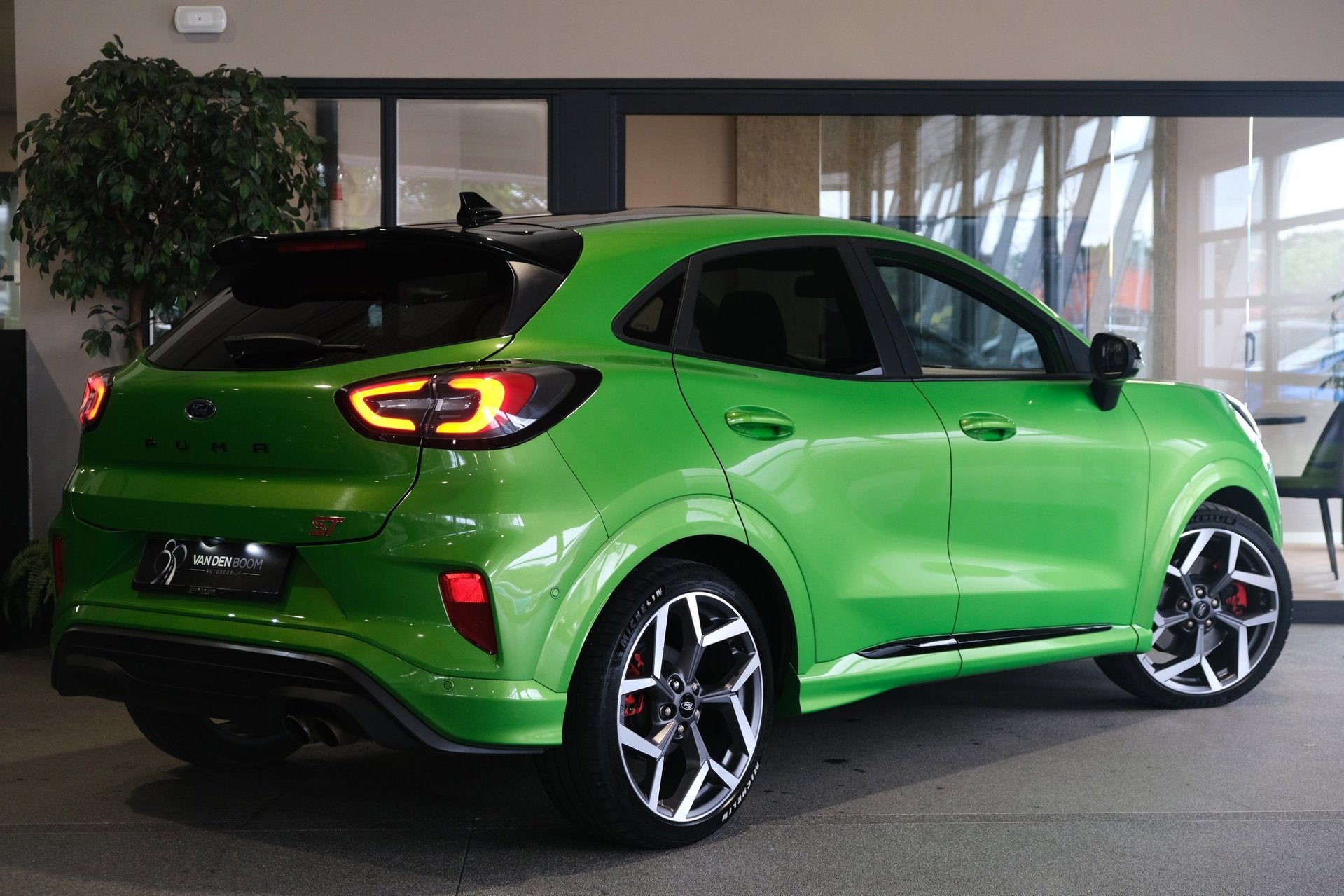 Ford Puma 1.5 EcoBoost ST-X PERFORMANCE Navi Trek Cam B&O Le, Voorwielaandrijving, 15 km/l, Zwart, 4 cilinders